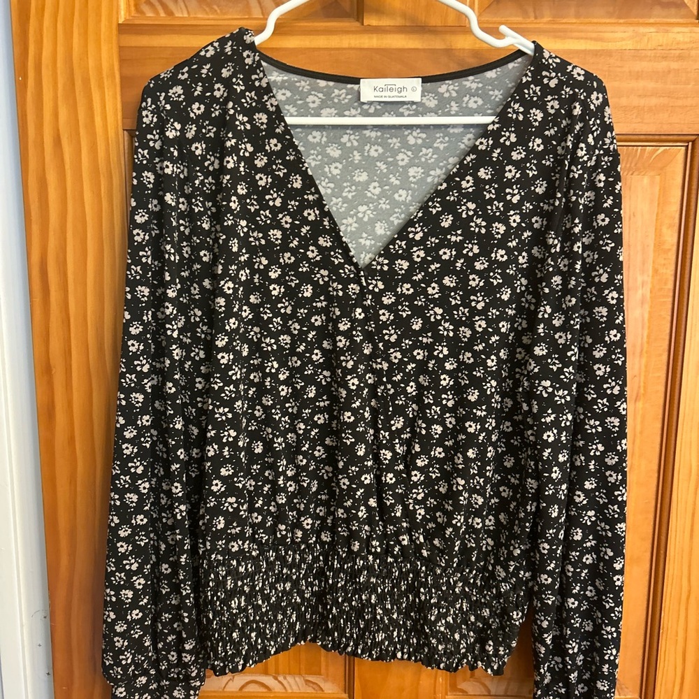 Kaitlyn Black and White Floral Blouse